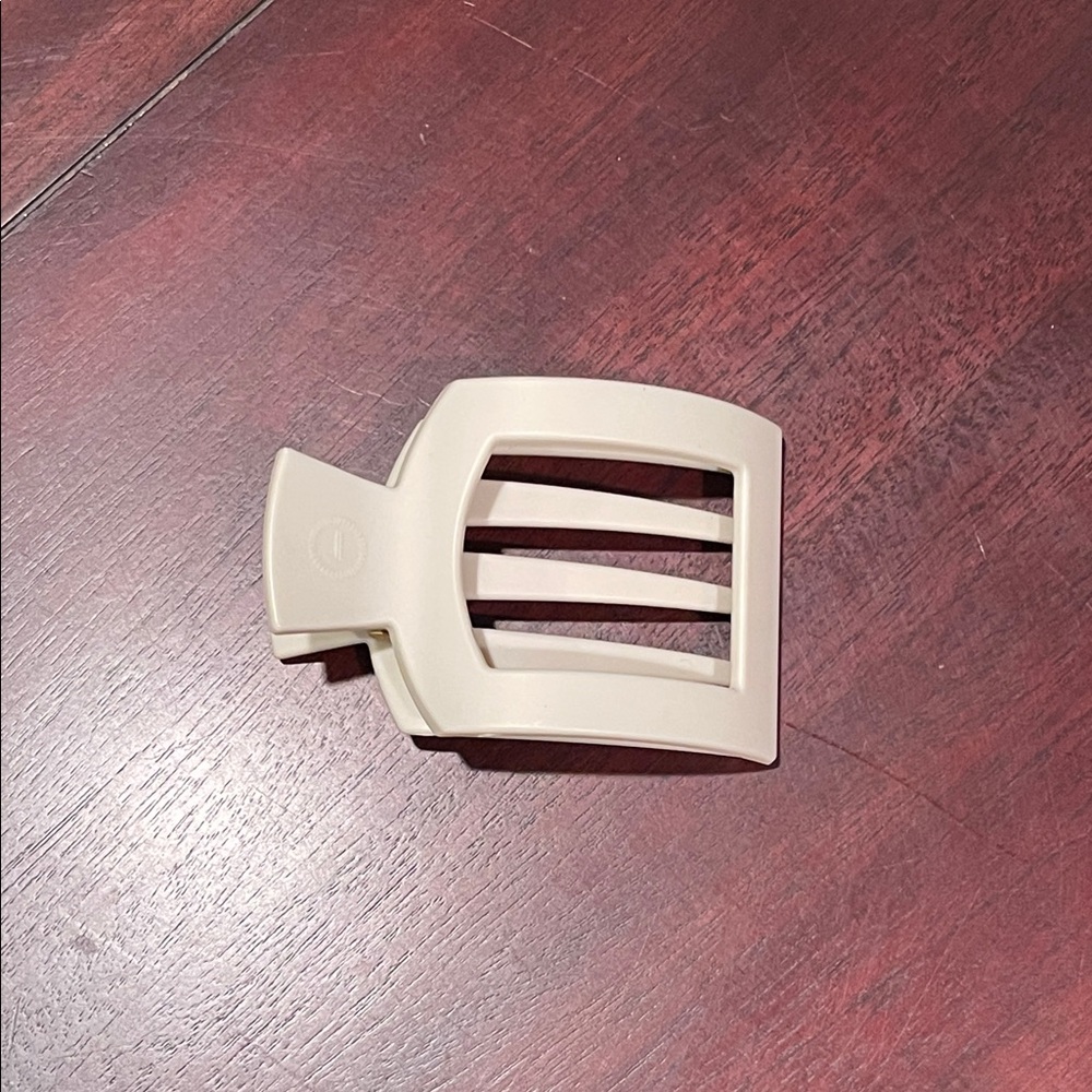 Cream Hair Claw Clip